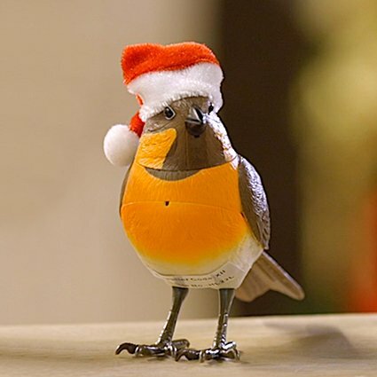 12.5cm Battery Operated Singing Robin with Santa Hat - image 2