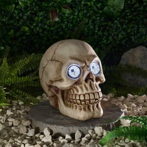 Solar Blinkin' Skull Halloween Garden Ornament